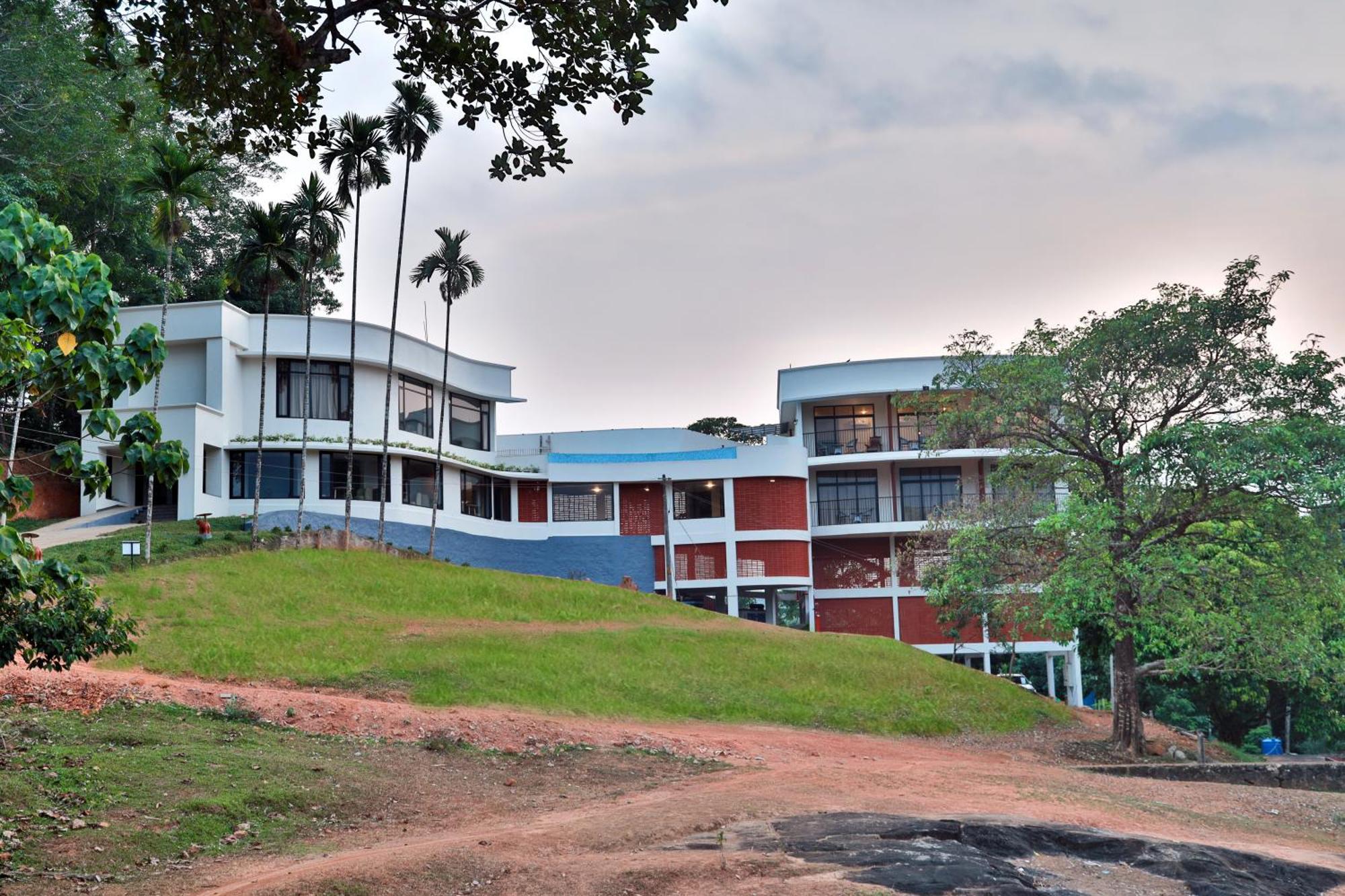 Serene Aqua Hills Kozhikode Hotel Mennanyam Kültér fotó