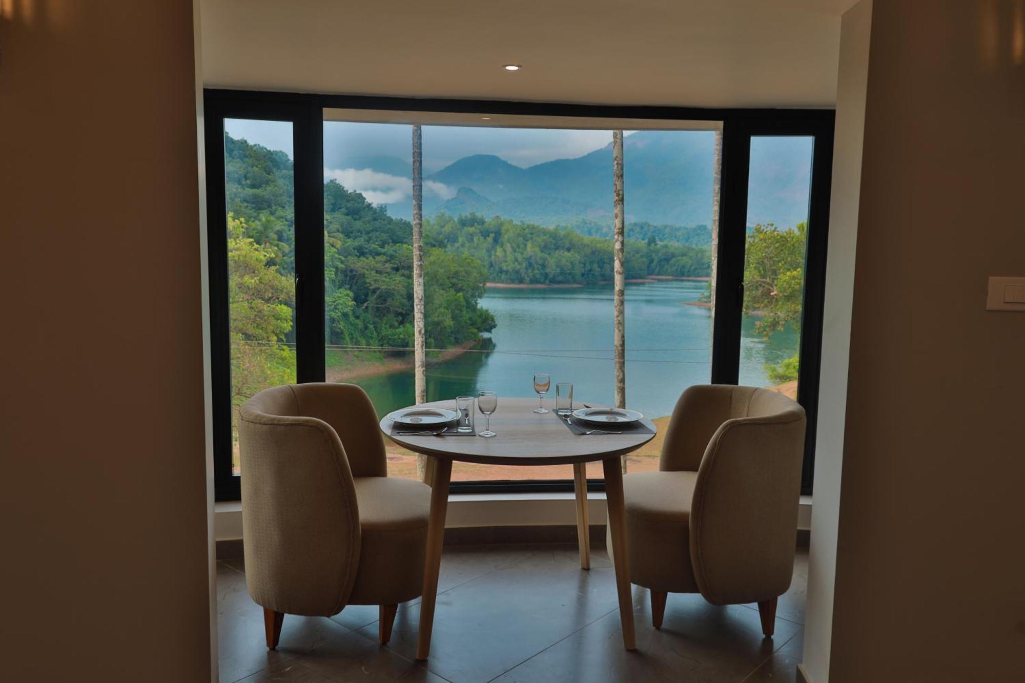 Serene Aqua Hills Kozhikode Hotel Mennanyam Kültér fotó